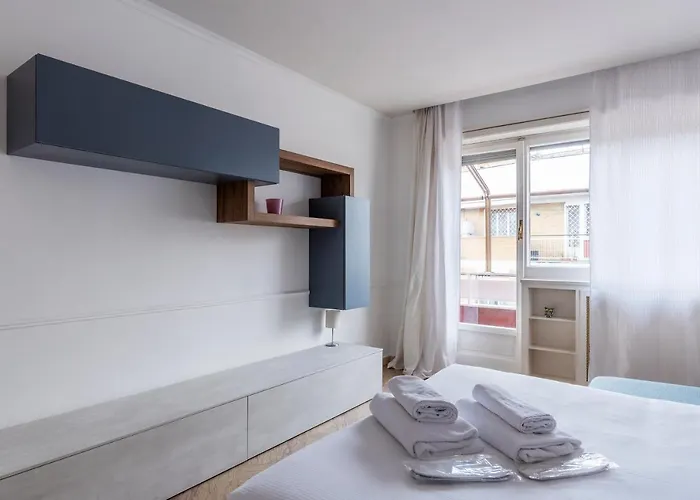 Bright Flat Near Vatican Apartament